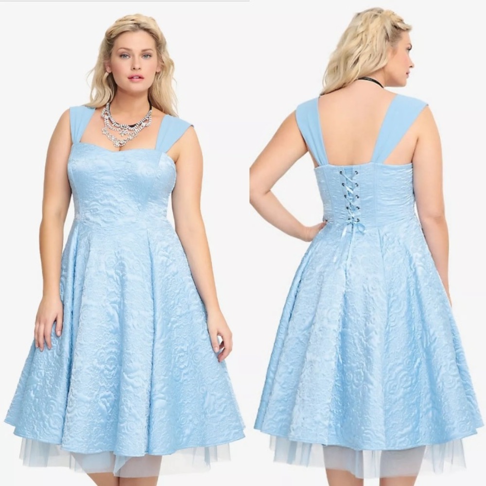 Torrid Disney Cinderella Lace-Up Ballgown SZ14 NEW